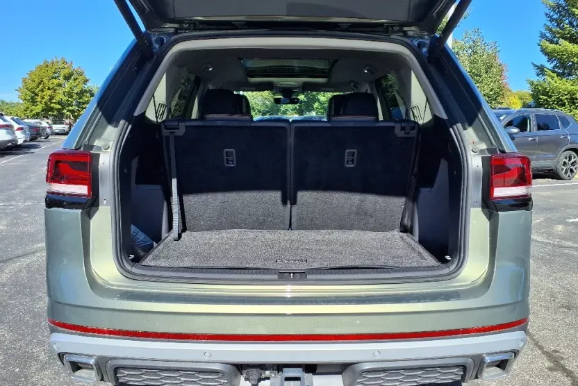 2025 Volkswagen Atlas Peak Edition SE photo 1