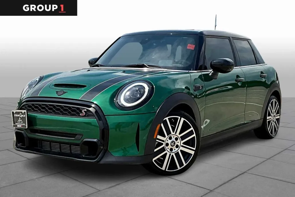 2022 Mini Cooper 4 Door Hardtop S photo 1