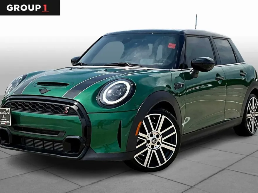2022 Mini Cooper 4 Door Hardtop S photo 1