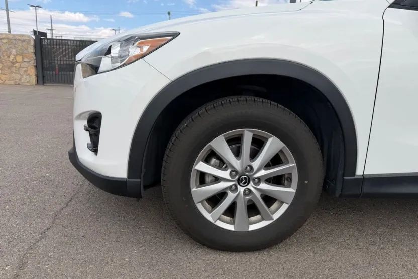 2016 Mazda CX-5 Touring photo 1