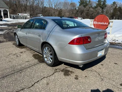 2007 Buick Lucerne CXS photo 4