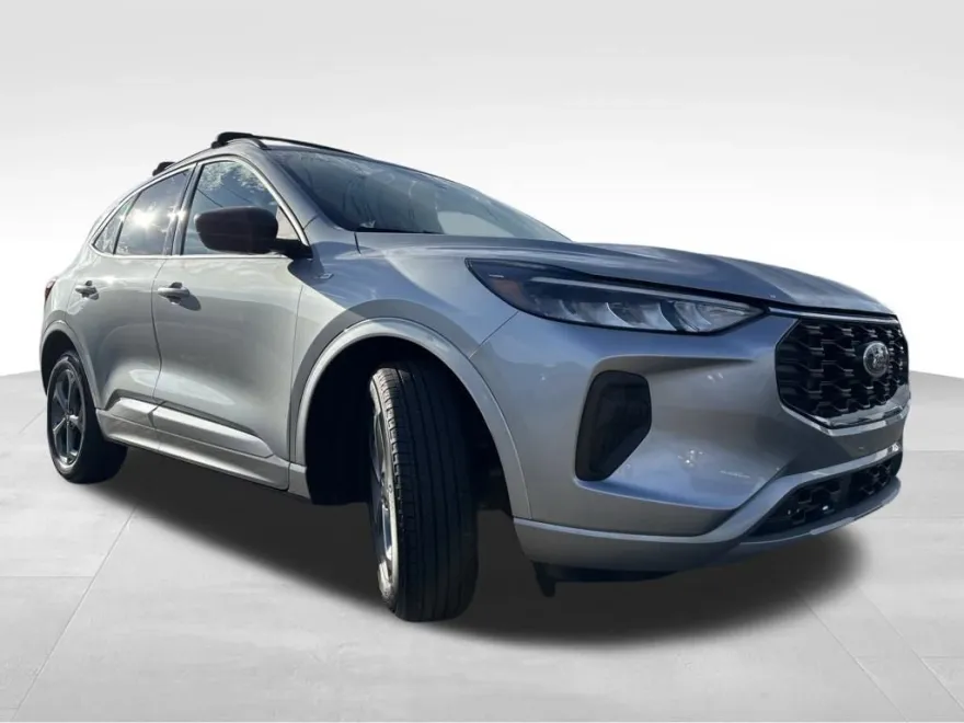 2024 Ford Escape ST-Line photo 1