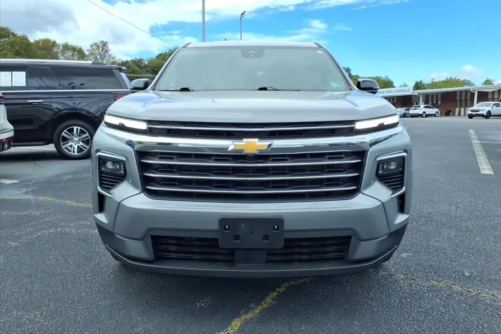 2025 Chevrolet Traverse photo 1