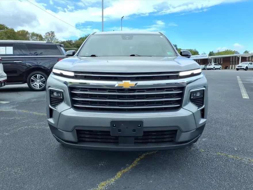 2025 Chevrolet Traverse photo 1
