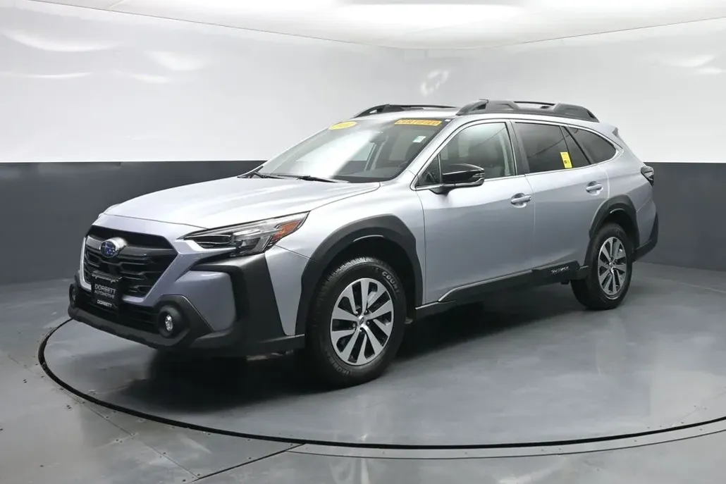 2024 Subaru Outback Premium photo 1