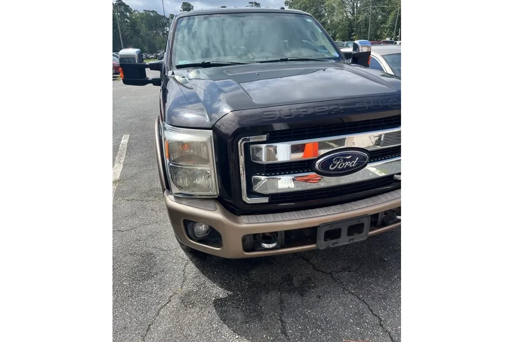 2013 Ford F-250 Lariat photo 1