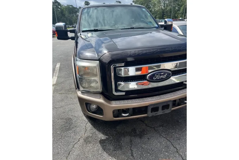 2013 Ford F-250 Lariat photo 1