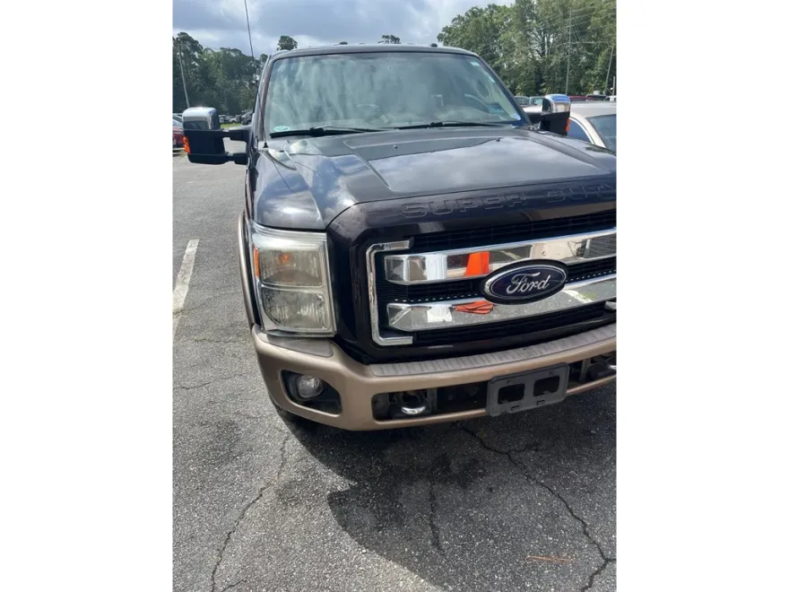 2013 Ford F-250 Lariat photo 1
