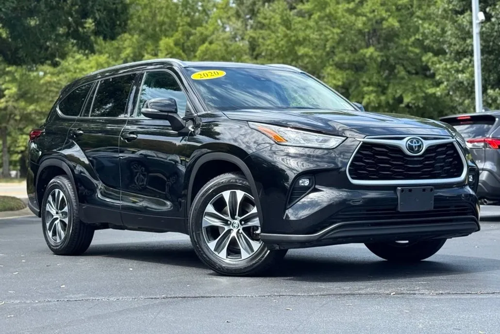 2020 Toyota Highlander XLE photo 1