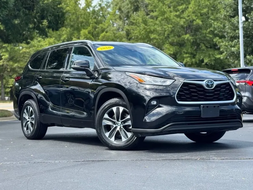 2020 Toyota Highlander XLE photo 1