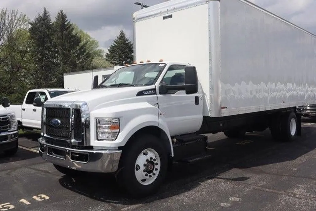 2025 Ford F-750 photo 1