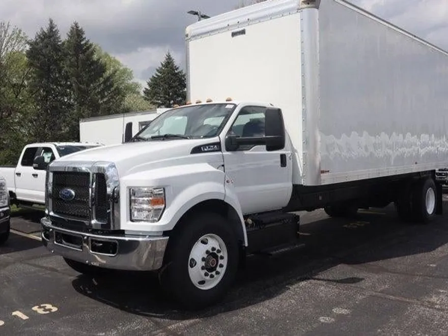 2025 Ford F-750 photo 1