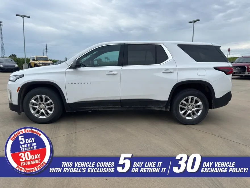 2023 Chevrolet Traverse LS photo 1