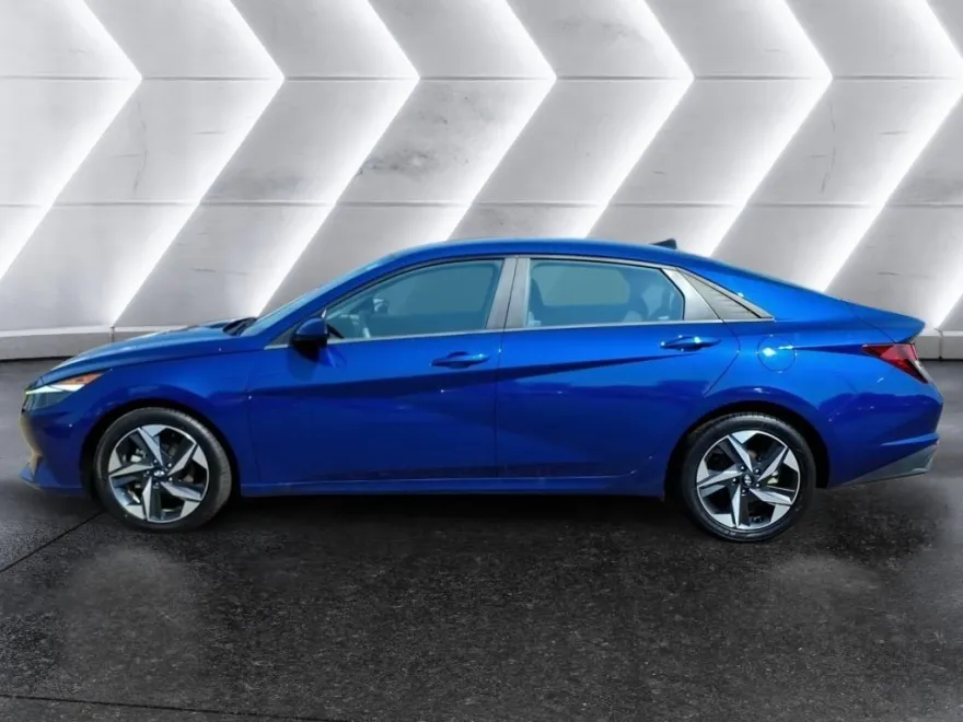 2023 Hyundai Elantra SEL Convenience photo 1