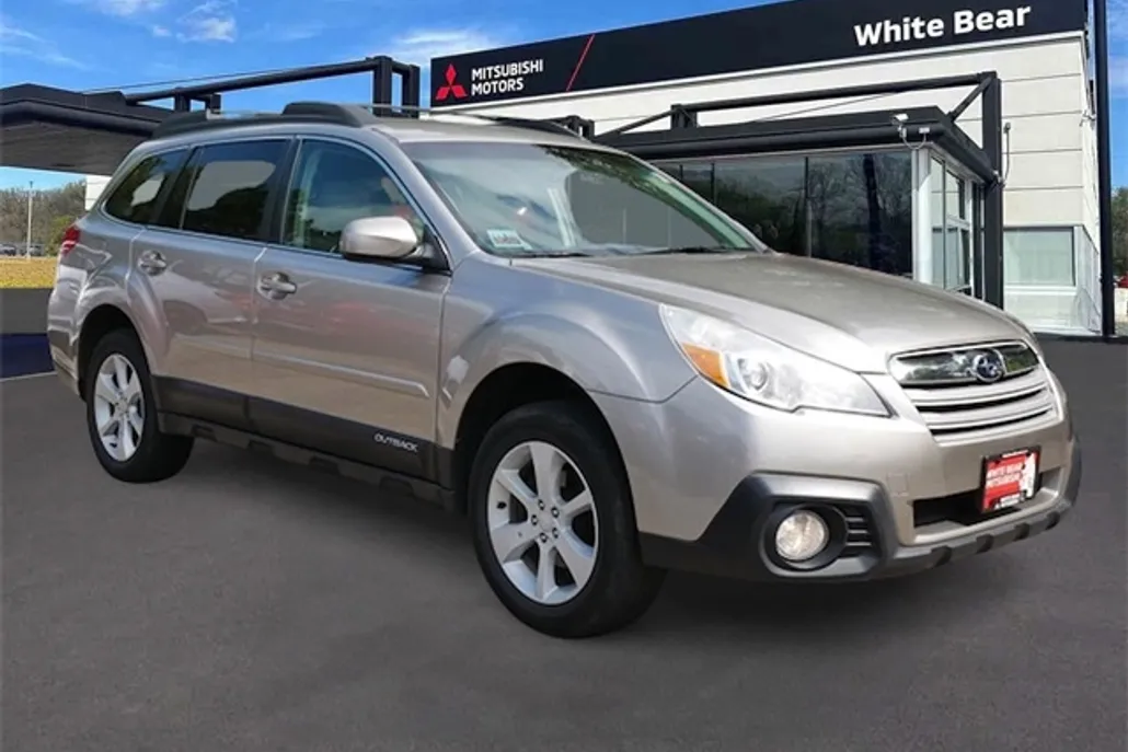 2014 Subaru Outback 2.5i Premium photo 1