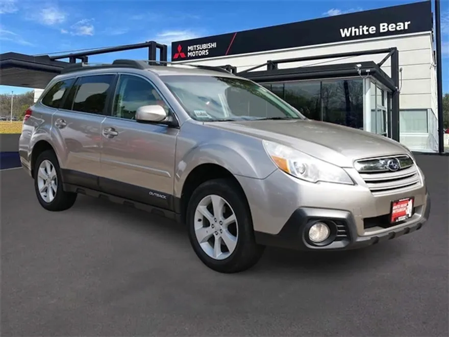 2014 Subaru Outback 2.5i Premium photo 1