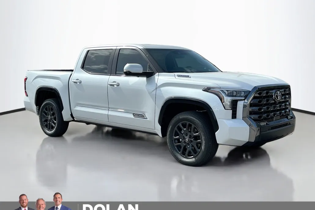 2025 Toyota Tundra Platinum photo 1