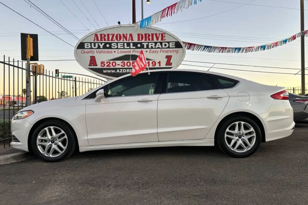 2015 Ford Fusion SE photo 1