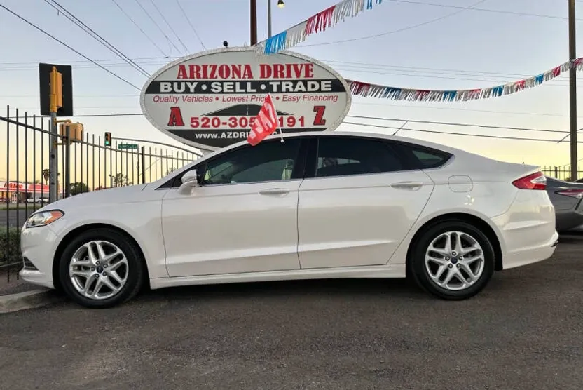 2015 Ford Fusion SE photo 1