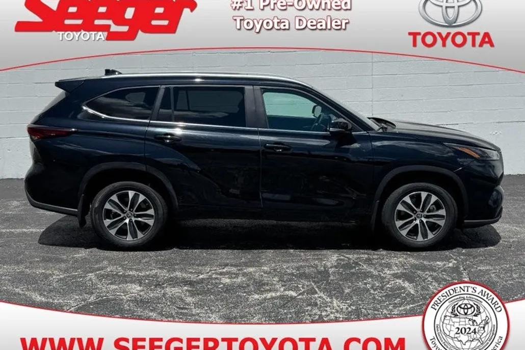 2024 Toyota Highlander XLE photo 1