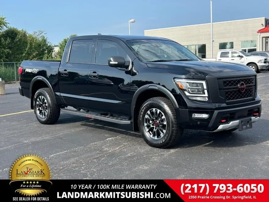 2024 Nissan Titan PRO-4X Crew Cab photo 1