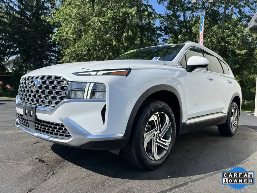 2022 Hyundai Santa Fe SEL photo 1