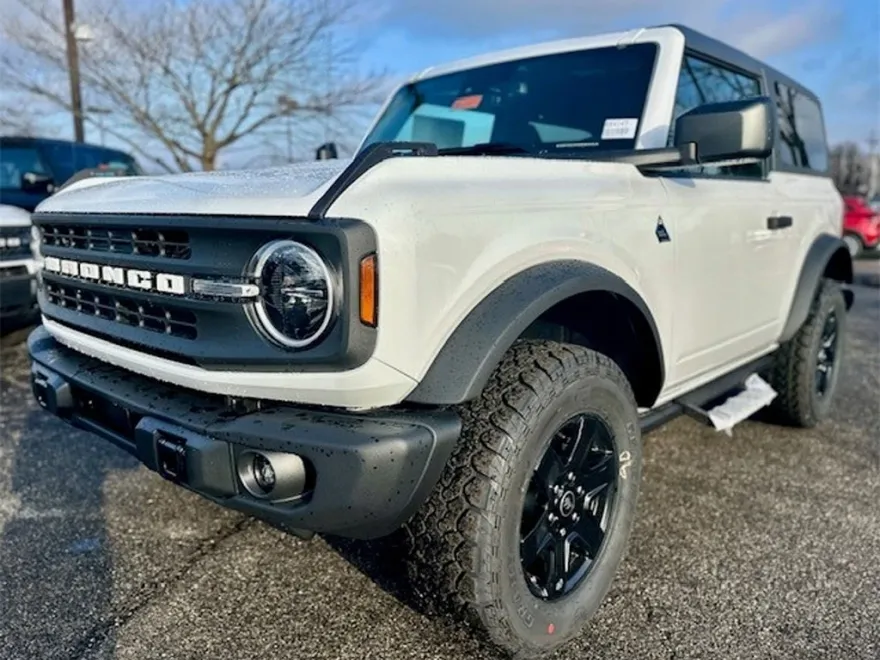 2024 Ford Bronco Black Diamond photo 1