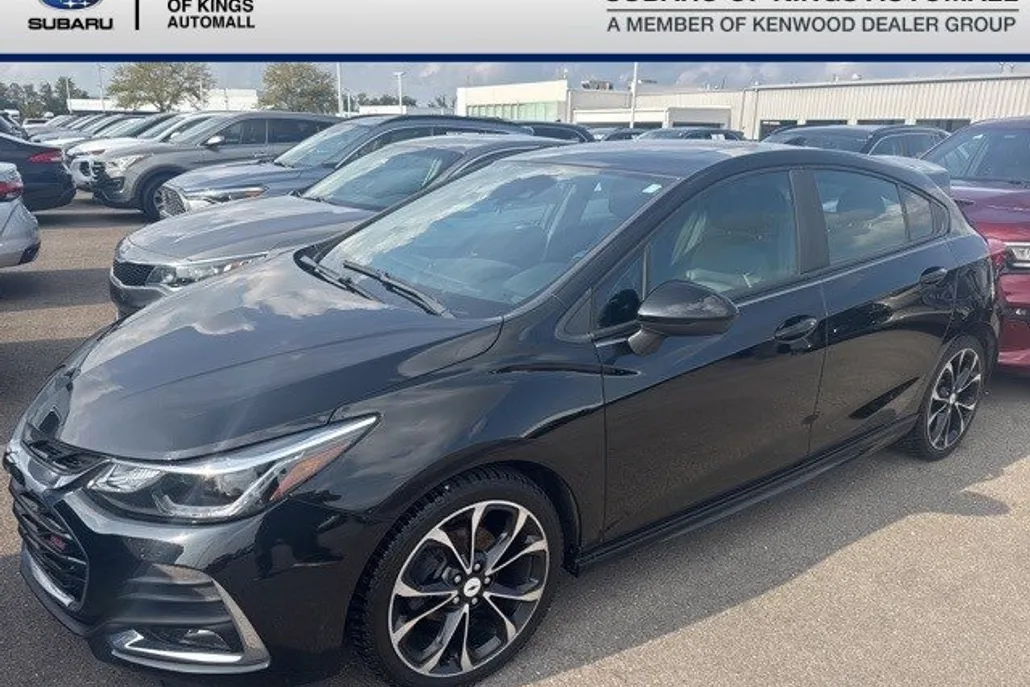2019 Chevrolet Cruze Premier photo 1