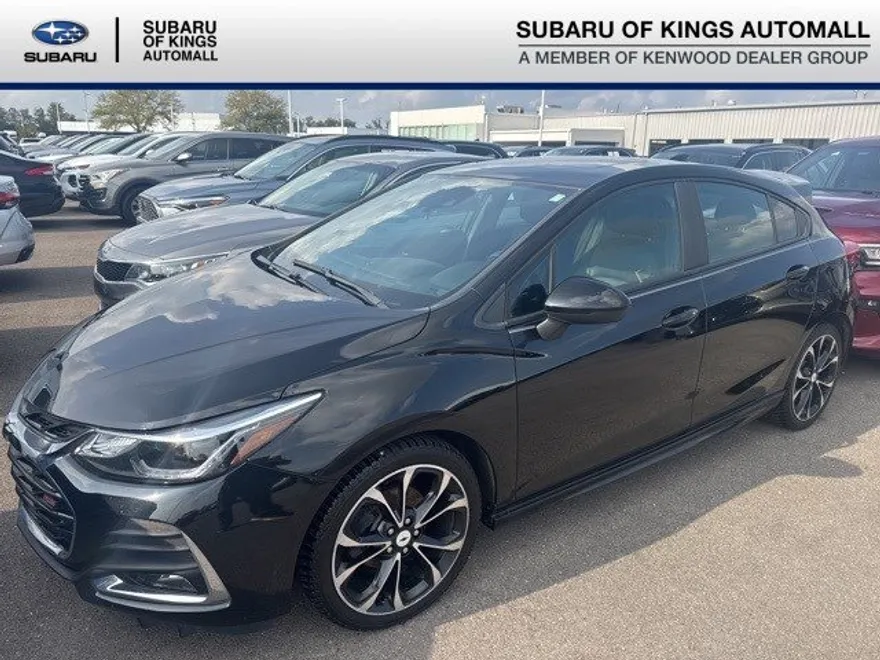 2019 Chevrolet Cruze Premier photo 1