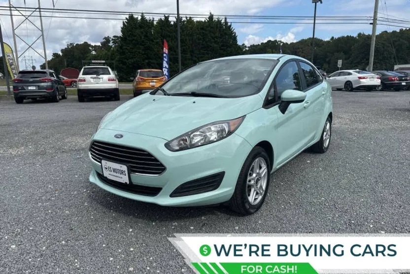 2017 Ford Fiesta SE photo 1