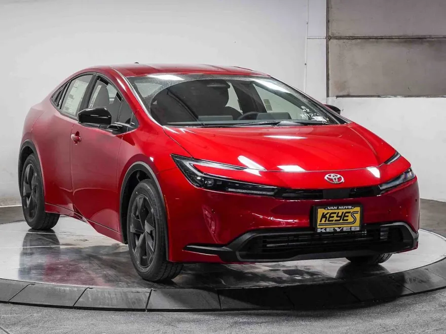 2026 Toyota Prius LE photo 1