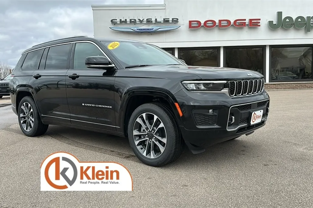 2025 Jeep Grand Cherokee Overland photo 1