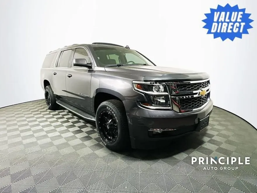 2015 Chevrolet Suburban 1500 LT photo 1