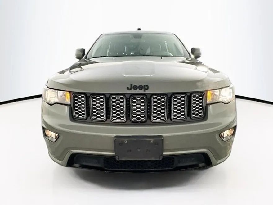 2021 Jeep Grand Cherokee Laredo X photo 1