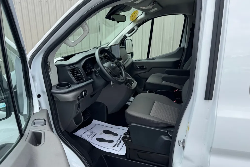 2023 Ford Transit Passenger XLT photo 1
