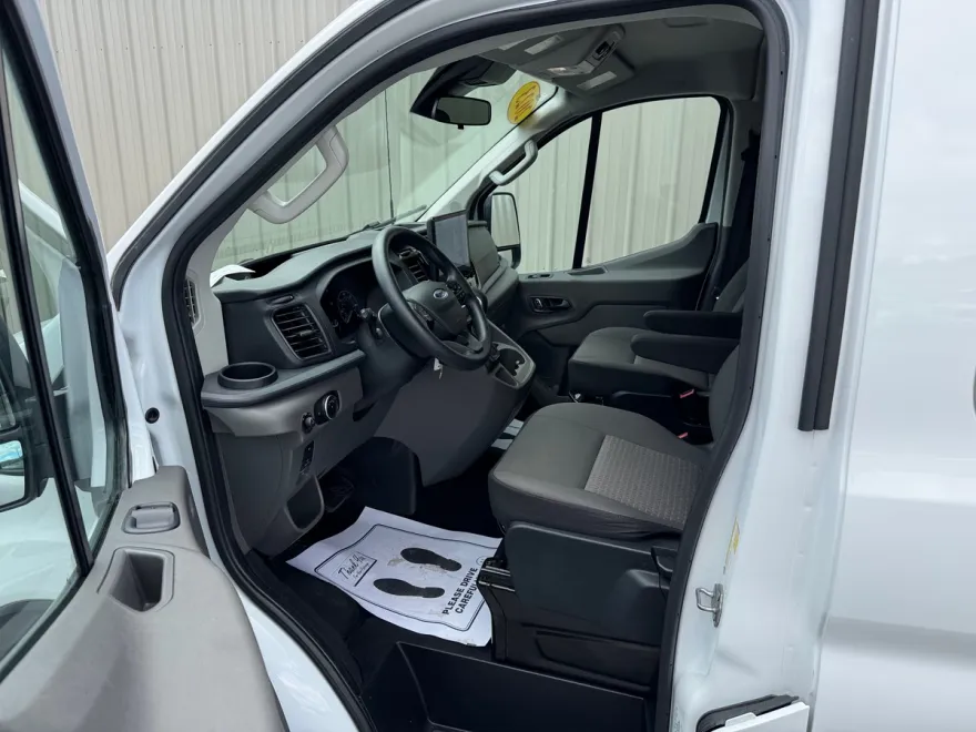 2023 Ford Transit Passenger XLT photo 1