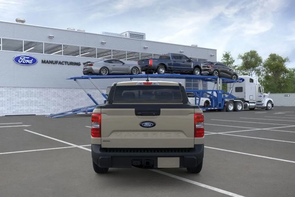 2025 Ford Maverick Lariat photo 1