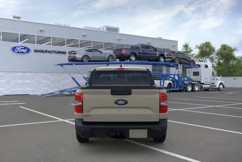 2025 Ford Maverick Lariat photo 1