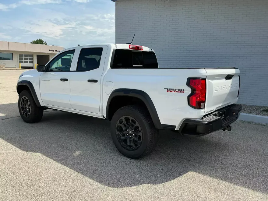 2026 Chevrolet Colorado Trail Boss photo 1
