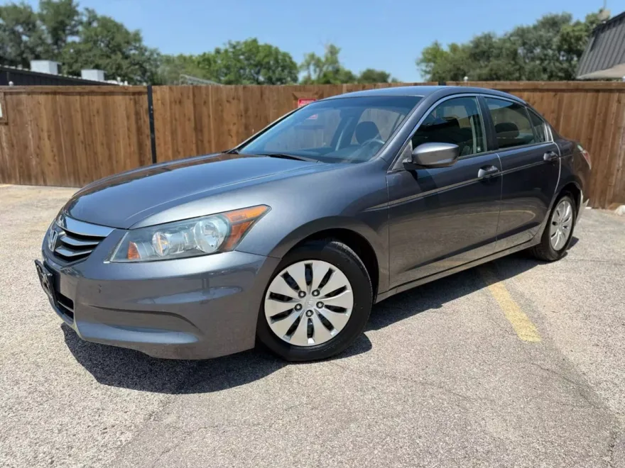 2011 Honda Accord LX photo 1