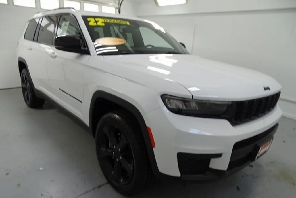 2022 Jeep Grand Cherokee Altitude photo 1