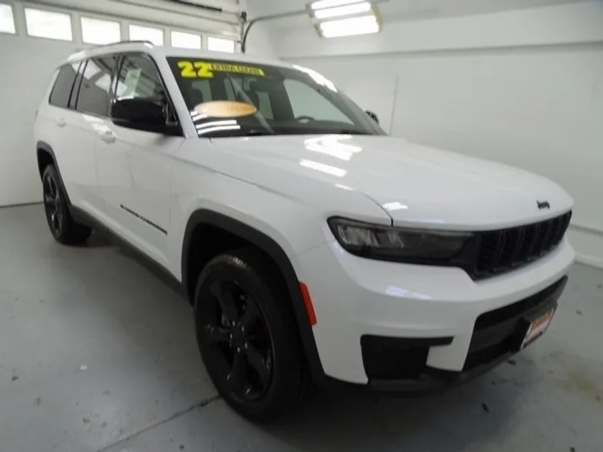 2022 Jeep Grand Cherokee Altitude photo 1