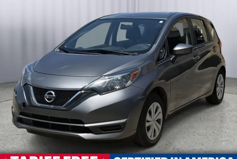 2017 Nissan Versa Note SV photo 1