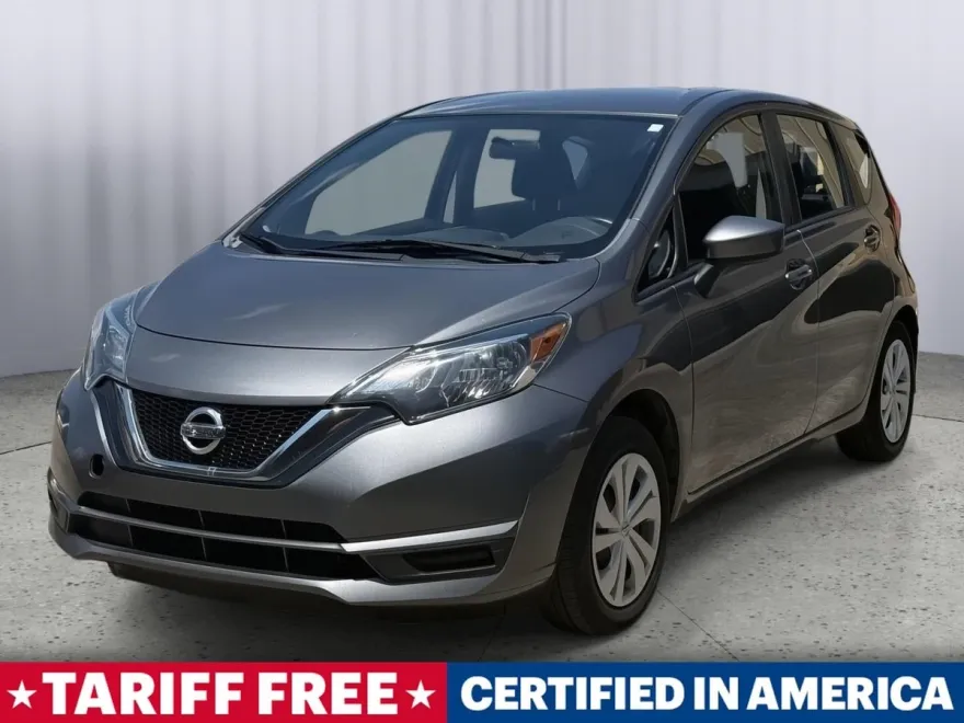 2017 Nissan Versa Note SV photo 1
