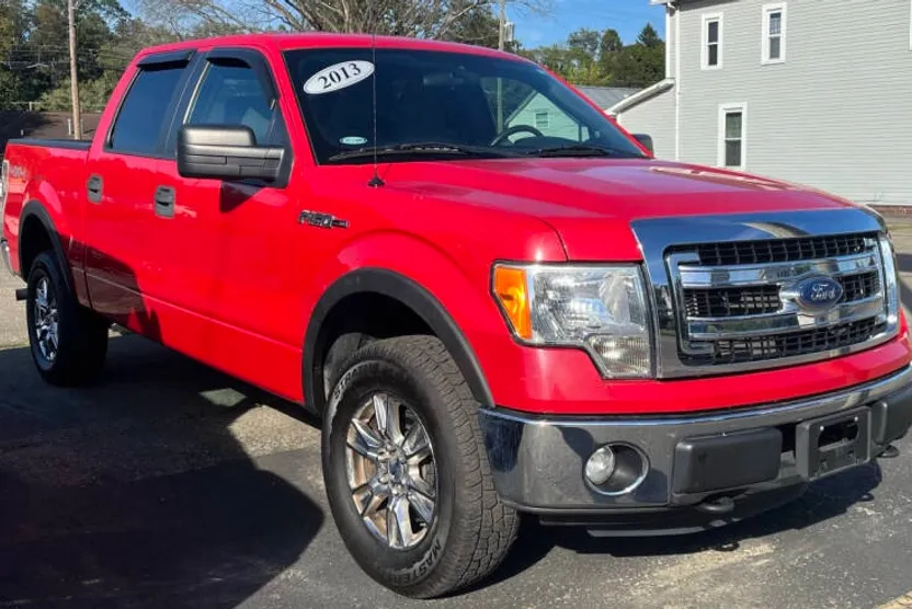 2013 Ford F-150 XLT photo 1