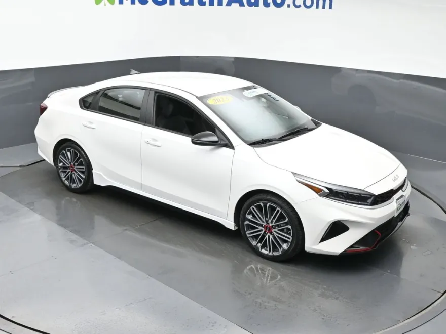2023 Kia Forte GT photo 1