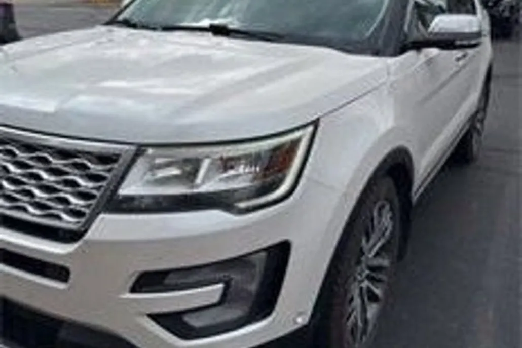 2017 Ford Explorer Platinum photo 1