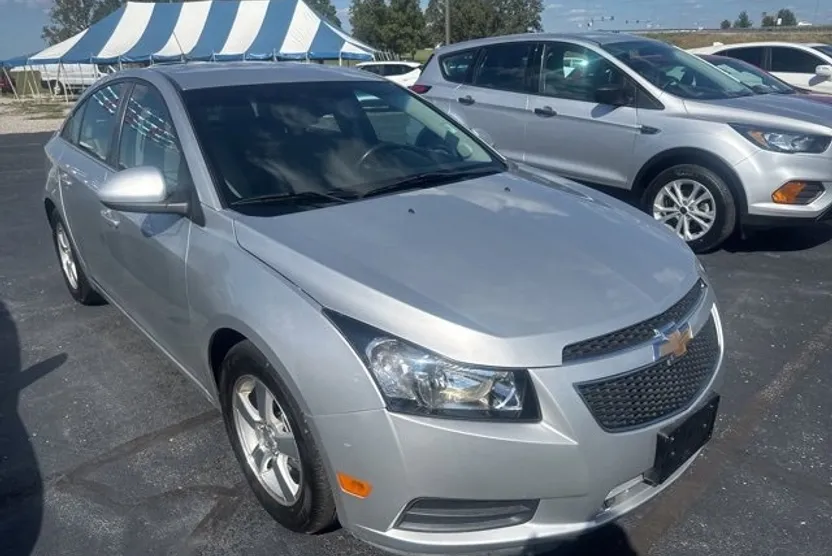 2013 Chevrolet Cruze photo 1