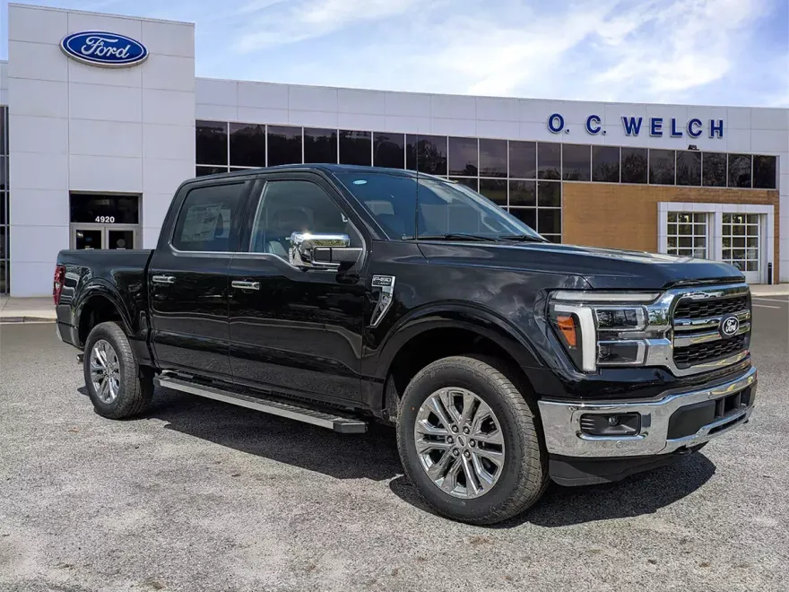 2025 Ford F-150 Lariat photo 1