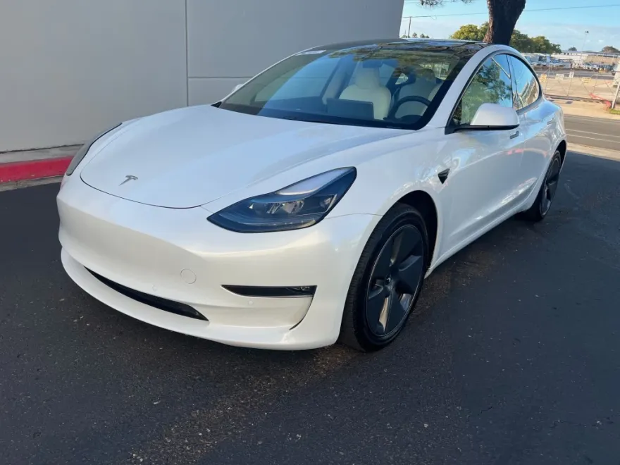 2020 Tesla Model 3 Long Range photo 1